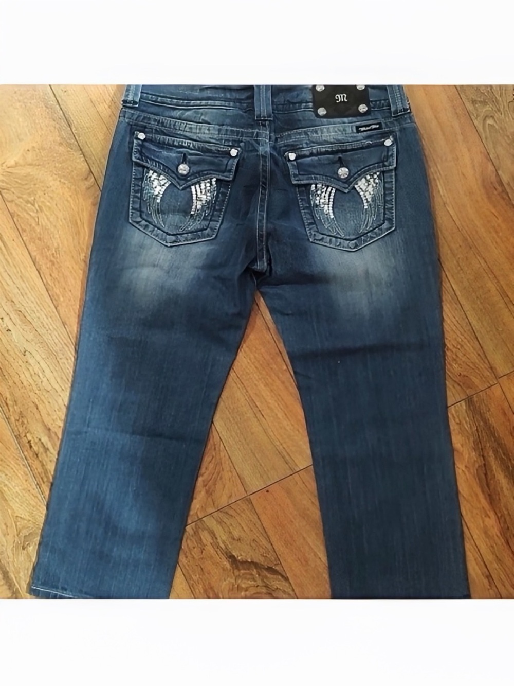 Gorgeous Y2K Miss Me Capri Jeans With Wing Embellished Back Pockets 21” Inseam
